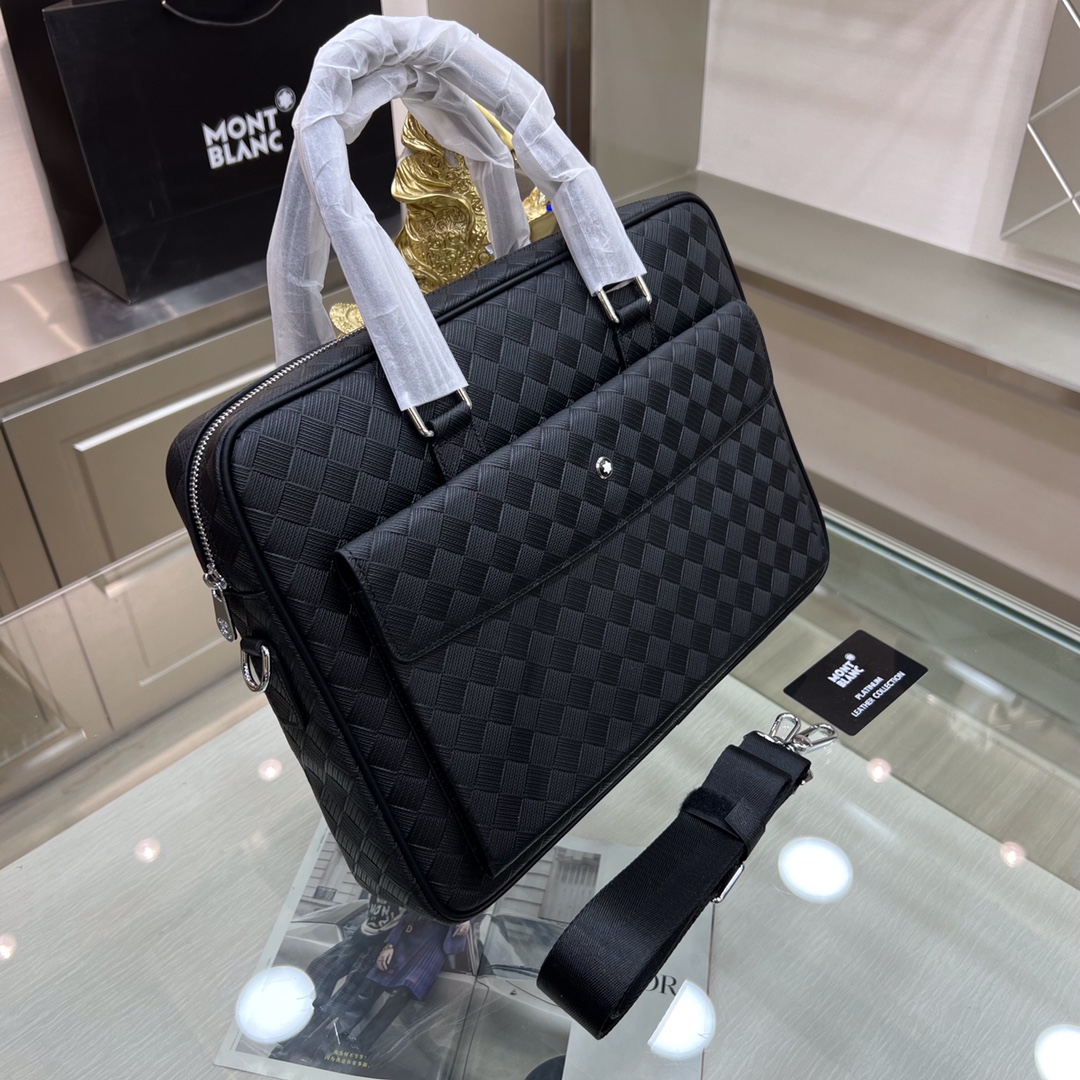 新品 ：Montblanc lnternational（萬寶龍）🔥最新款公文包，不但包型做得好，而且品質也非常精細，採用進口牛皮，半定型設計，款式簡單大方[色][勾引][勾引]
型號 : 231116-1
尺寸 : 38-28-7