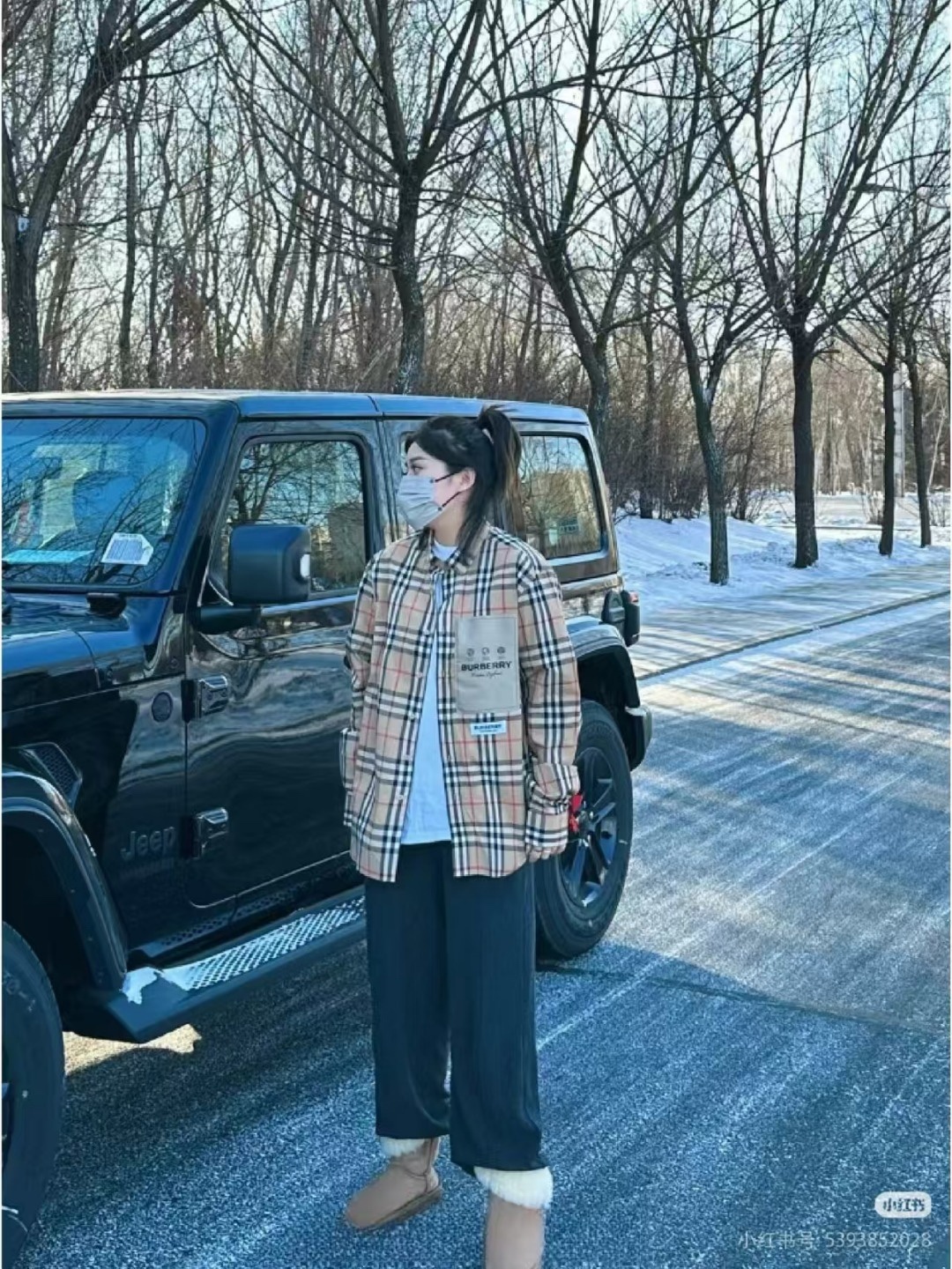 Burberry/巴寶莉 標籤貼布格紋棉質長袖襯衫
第一時間打版。面料為定制俯綢，上身絲滑透氣。紅外線定位裁剪，
定制貝殼頭扣，領子袖口復合硬襯，暴力水洗不會變形。
埋夾包縫工藝，保持版型不變形。國內頂級襯衫代工廠出貨，
前短後長 剪裁大膽突破常規，
完美還原Zp每個細節，商務休閒皆可搭配，人手幾件絕不為過。
裝飾品牌典藏 復古大格紋，BUR粉絲的衣櫥珍藏款式,尤其是對於忠實的BUR粉來說，
此款更是絕對不能錯過的珍寶級別產物！
S Size:S-XL