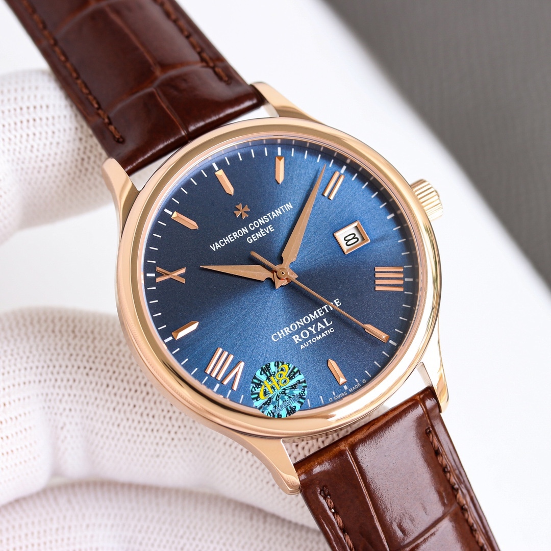 
江詩丹頓傳承系列腕表火爆上市！🔥簡雅大方，完美結合，讓你感受優雅紳土氣息！[禮物]該表搭載原裝進口9015超薄機芯，每小時振頻28800次，性能穩定，零返修！表殼： 釆用316 精鋼，藍寶石玻璃鏡面！🎖搭配意大利真皮錶帶原裝扣，直徑：40 mm，超強防水，簡潔大氣，高端品質，適合各種商務場合，送禮首選！