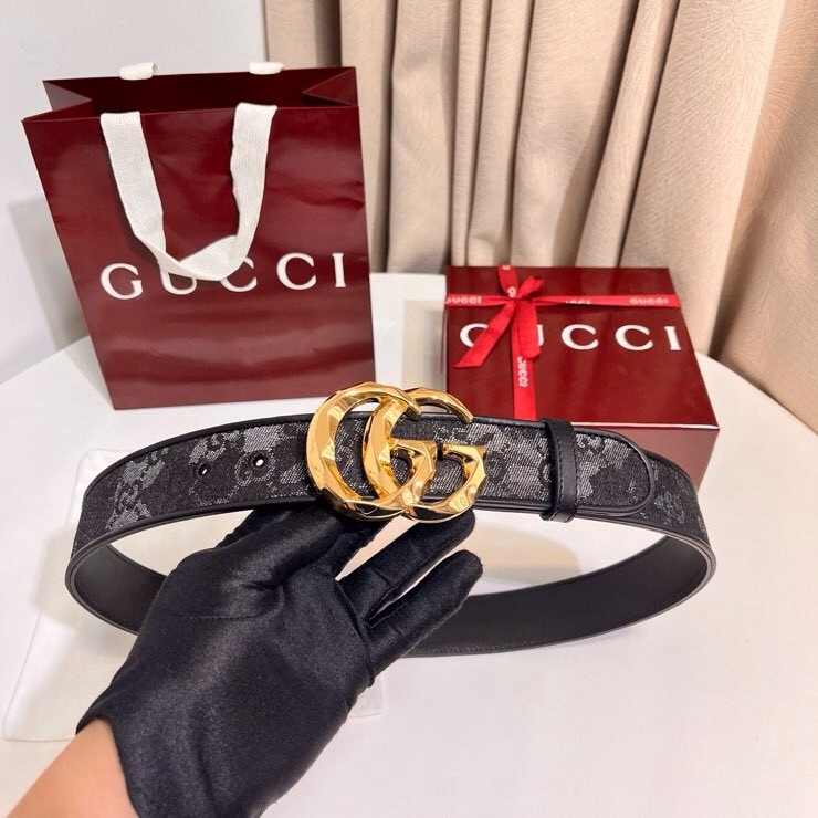 
古奇 新款 GG Marmont系列心選迷彩大理石紋GG帆布，為2026早春系列隨處可見的主要圖案之一增色添彩，40mm