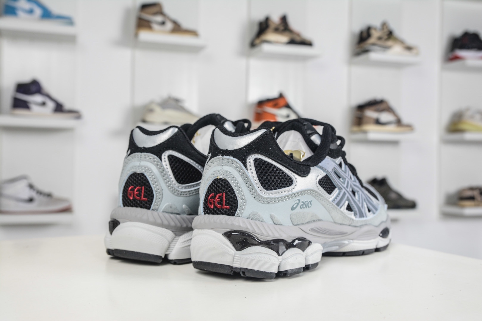 Asics Gel-NYC 亞瑟士運動休閒透氣專業跑鞋
貨號: 1203A383 003
尺碼：36 37 37.5 38 39.5 40 40.5 41.5 42 42.5 43.5 44 45