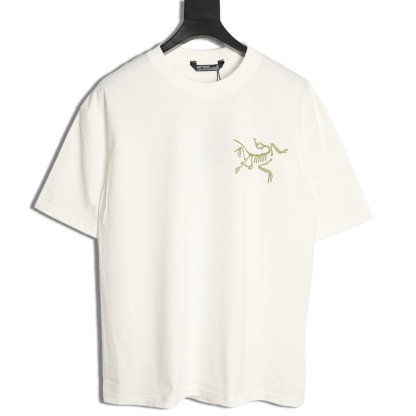 Ayc`Teryx  始祖鳥 字母LOGO彩繪漸變短袖
高端32s雙紗280克面料
重磅面料 定制拉架羅紋同缸同染 三標齊全 男女同款 
T 尺碼：S M L