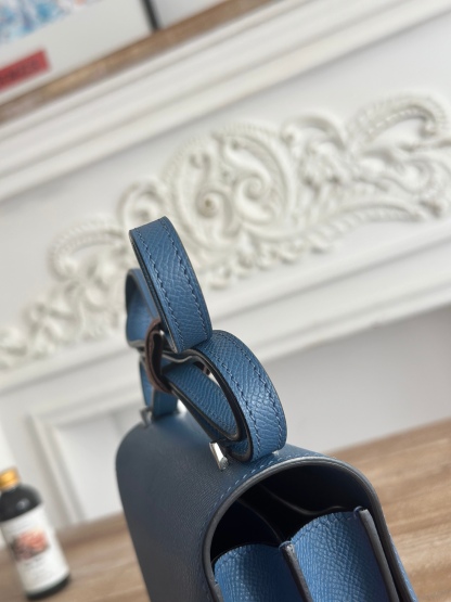 康康  空姐包  
constance  19cm  
epsom掌紋小牛皮  半收工  蠟線縫製