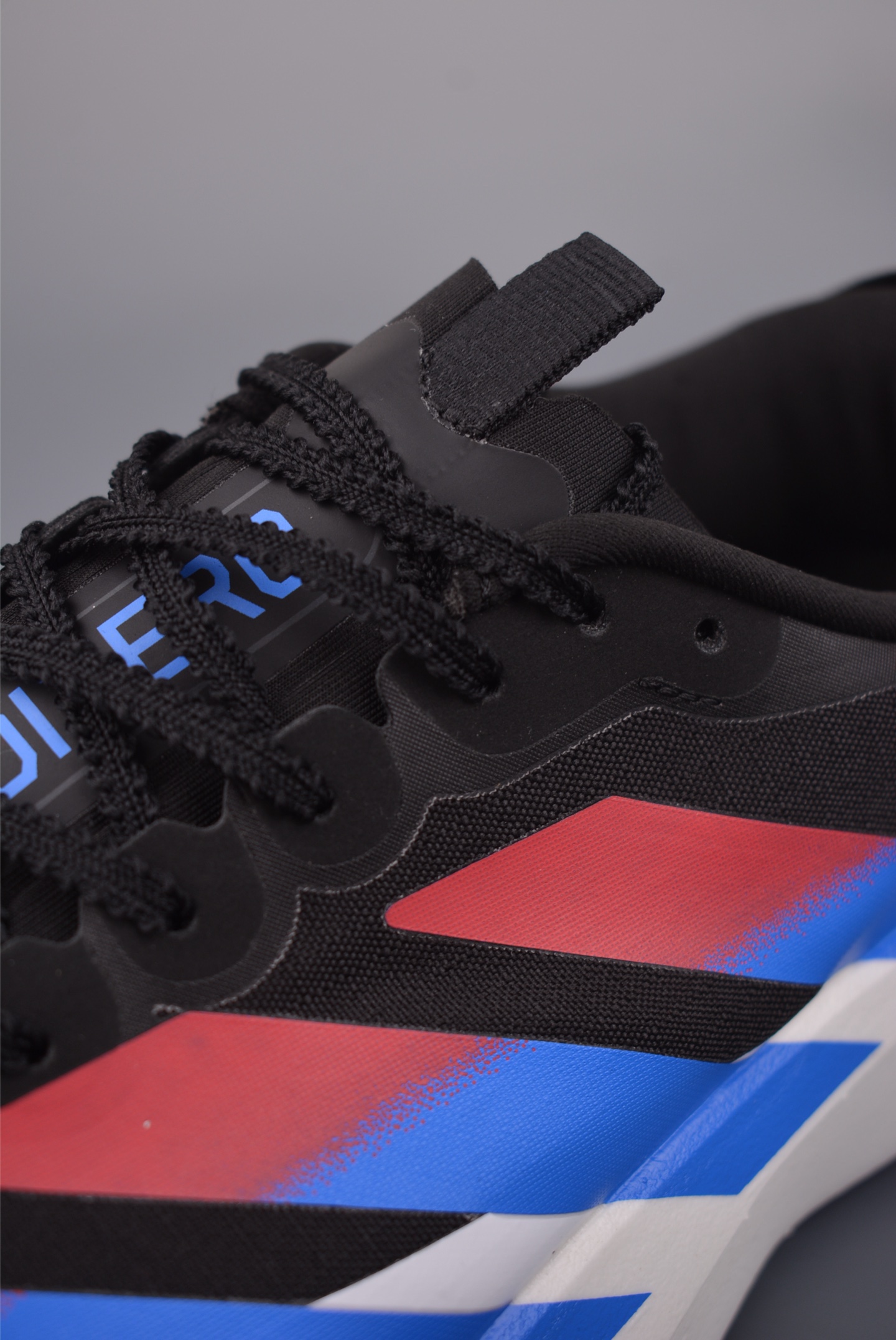 Adidas Adizero Evo SL ATR M
阿迪超輕透氣緩震跑鞋 
官方貨號: KK10662332
尺碼：36 36.5 37 38 38.5 39 40 40.5 41 42 42.5 43 44 44.5 45 46