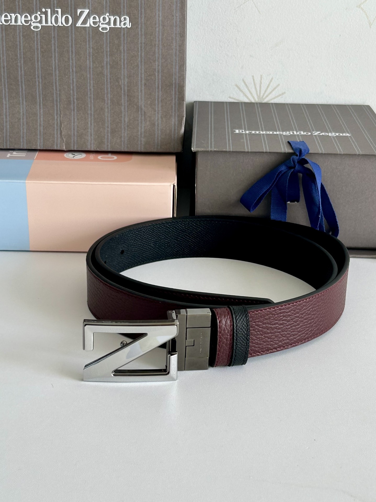 傑尼亞【Zegna】何謂當代男士 活動造型 系列，新款純銅旋轉針扣，雙面可用 隨心搭配，寬3.5cm，男士風尚的全新概念.