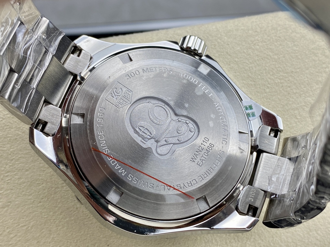 TAR年末巨獻——超級泰格豪雅系列腕表，正裝休閒兩不誤、小眾而不平庸、穩重而不失靈動，通勤的最佳首選腕表。全系均採用原裝數據打造、配件可以和原廠互換，頂級打磨 超強夜光 防水性能高達100米，超原單品質 誠意滿滿 並搭載原裝sw200機芯，歡迎品鑒！