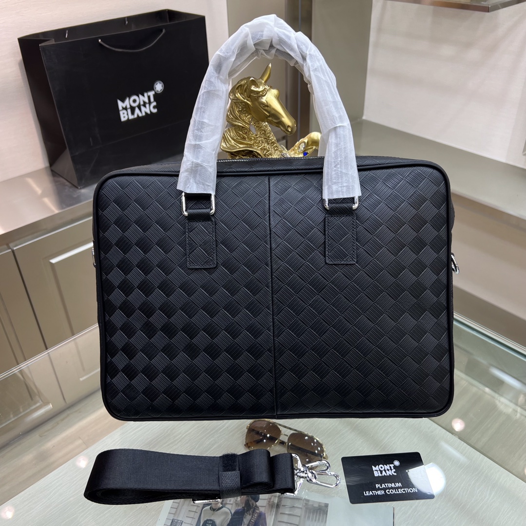 新品 ：Montblanc lnternational（萬寶龍）🔥最新款公文包，不但包型做得好，而且品質也非常精細，採用進口牛皮，半定型設計，款式簡單大方[色][勾引][勾引]
型號 : 231116-1
尺寸 : 38-28-7