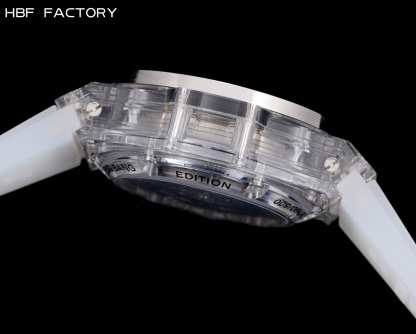 HBF  FACTORY 恆寶HUBLOT 宇舶表年度最佳復刻作品——宇舶BIG BANG系列411.JX.4802.RT“全透明腕表”
【精彩細節】1.還原正品錶盤後龍飛鳳舞的鏤空佈局，2.採用與原裝同樣的丙烯酸有機玻璃極致克隆——完成不可能完成的任務。該材質不僅硬度高，且具有抗鑫腐蝕，耐磨損等卓越物理特性。
【機芯功能】腕表直徑45mm。採用增強版計時7750機芯改原裝HUB.1242型芯，實現所有功能吻合正裝。
【精益求精】全力以赴，層層把關，在保證完美“透視感官”的同時，竭心盡力還原正品