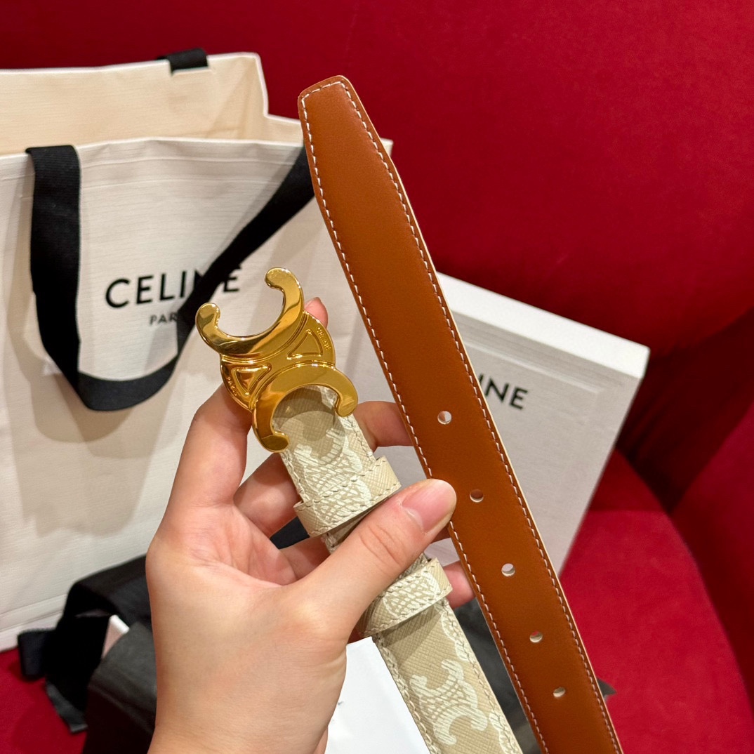 賽琳新款女士凱旋門腰帶
TRIOMPHE 雙面頂級小牛皮腰帶
百搭時尚潮流，寬度2.5cm