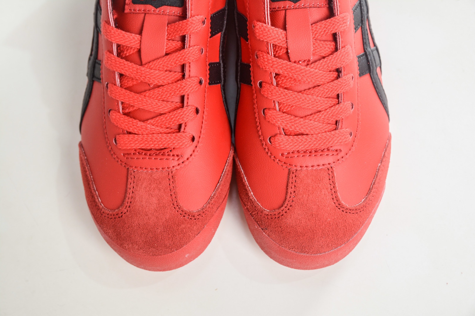 Asics 鬼冢虎 Mexico 66 
货号：1183C102 600
尺码：36 37 37.5 38 39 39.5 40 40.5 41.5 42 42.5 43.5 44 44.5 45