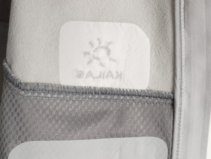 🔝KAILAS 凯乐石 M8 IC 运动户外登山徒步防风防泼保暖透气薄绒软壳拉链外套

某物在售同款 市面最好的货！ 全身压胶工艺 内里薄绒与鸟家伽马MX版型做工设计基本一致！

kailas自研科技面料 外层防风防水防冰内里采用中空保暖面料 立体薄绒 轻盈亲肤 保暖透气 有效抵挡在户外遇到的任何情况！ 前胸贴合口袋压胶 腋下一整片裁片的平车走线加压胶工艺 防止湿气冷气入侵的时候 衣服表面更加平整 大厂精湛做工 无可挑剔！
 3D风雪帽加中高帽领的设计 更有效防护颈部脸部冷风灌入且不遮挡视线