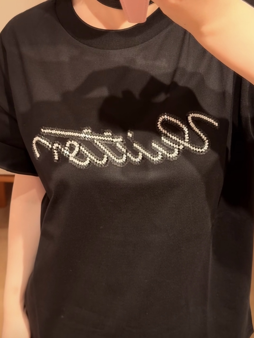 🔝LOUIS VUITTON LV 串珠刺繡標識短袖T恤
正品10400購入，32支緊密精梳棉，配套1*1羅紋，毛料酵洗，進口刺繡，定制1：1繡珠繡片，定制1：1商標，寬松版型
A Size：S-XL