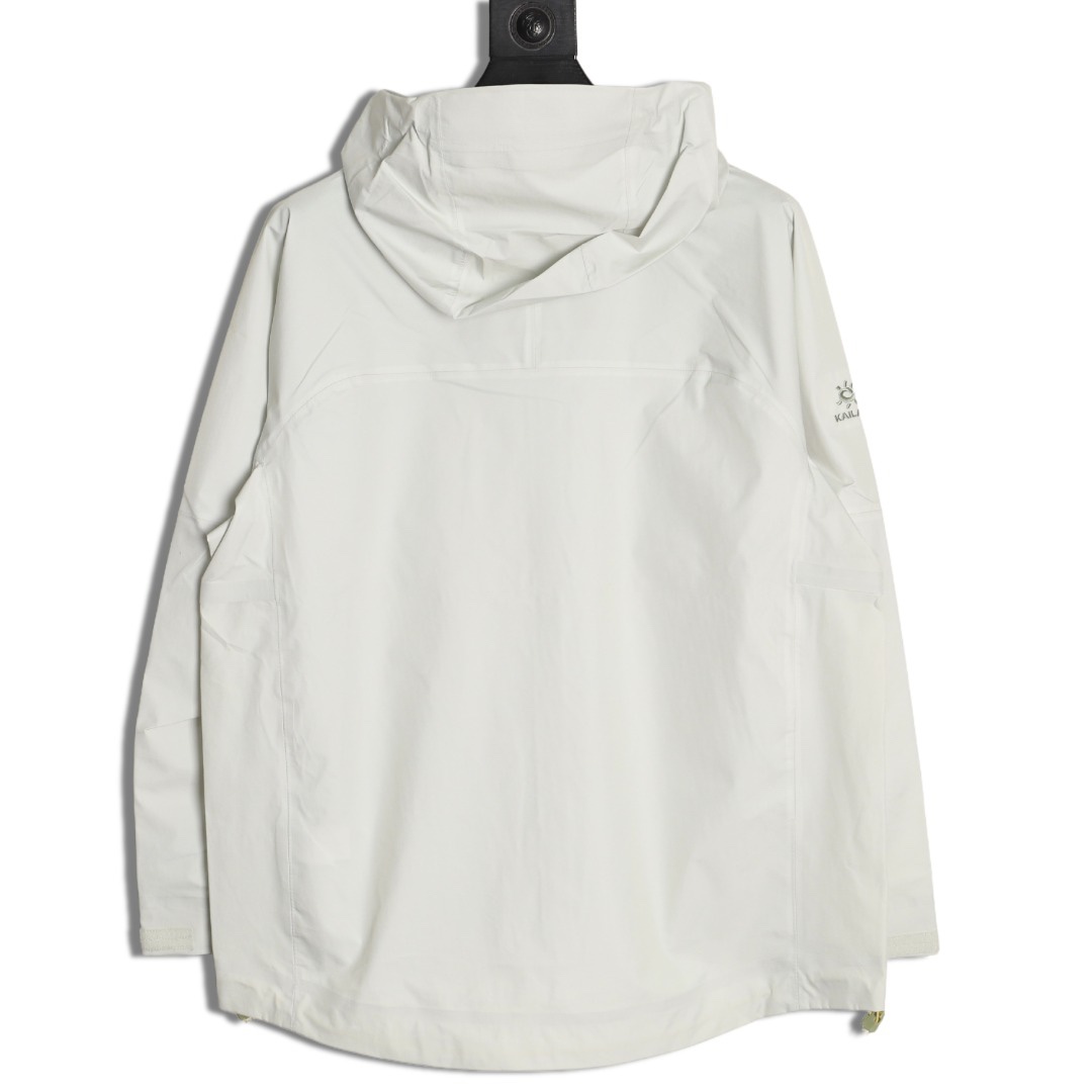 🔝KAILAS 凱樂石 博格達系列 輕量防風防水戶外徒步登山衝鋒衣 
  防水防風透氣防紫外線
 -輔料：原版拆解開發，一比一定制的小標，領標，水洗，吊牌，五金等等。

- FILTERTEC 3L面料：採用凱樂石自主研發的FILTERTEC 3L面料，由外層40D尼龍、中層ePTFE納米微孔膜、內層親膚處理工藝構成，防水指數20000mm，透氣指數20000g/㎡/24h，可抵御暴雨級降水和7級強風，同時快速排出汗氣，避免悶熱。

- 全壓膠工藝：整衣接縫處採用全壓膠工藝，有效防止水分從接