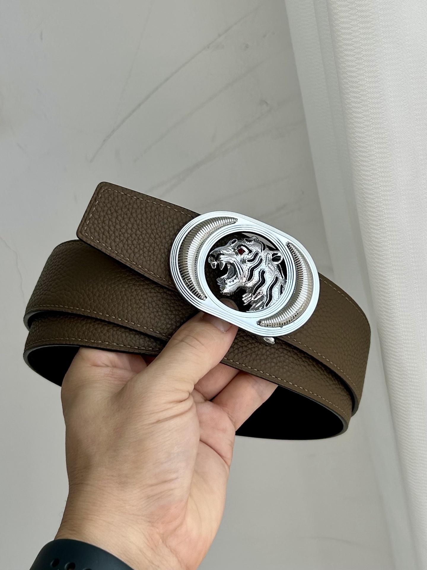 【史蒂芬】原版荔枝紋牛皮腰帶，搭配新款老虎頭不鏽鋼扣，寬度3.8cm，雙面可用，長度不可調節，尺碼（85-110）具有獨特吸引力！