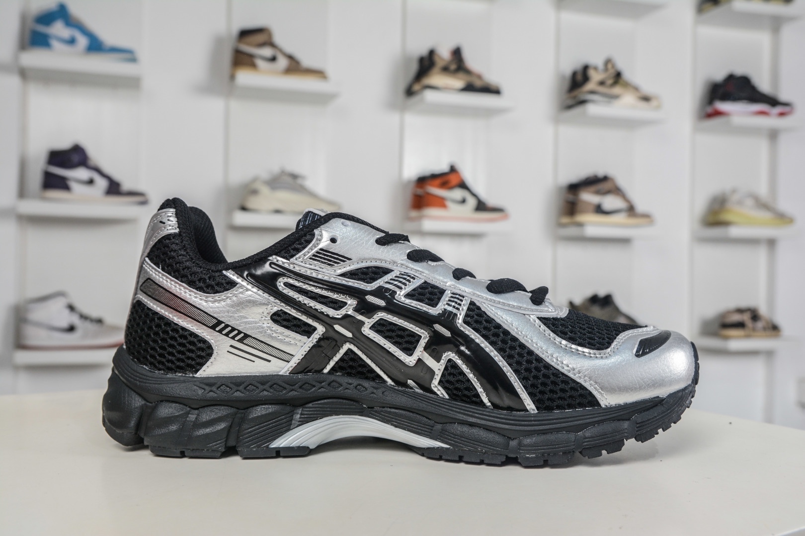 Asics Gel-Kayano 12.1 亞瑟士百搭休閒運動慢跑鞋 
貨號：1203A759 001
Size：36-47
