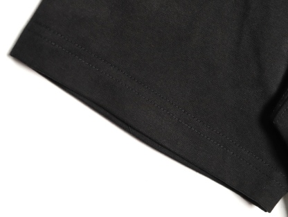 🔝BURBERRY巴寶莉BBR 哥特體刺繡短袖T恤
正品4550購入，100%洗後維斯棉235克，舒彈羅紋285克，進口刺繡，面料酵洗，定制1：1商標，寬松版型
B Size：S-XL