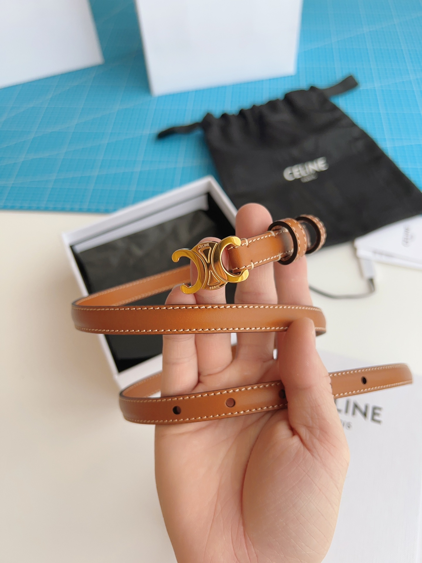 《CELINE》塞琳🇫🇷法國原廠皮料，棕色全皮 品質毋庸置疑 ，只有最好，沒有更好，寬1.3cm