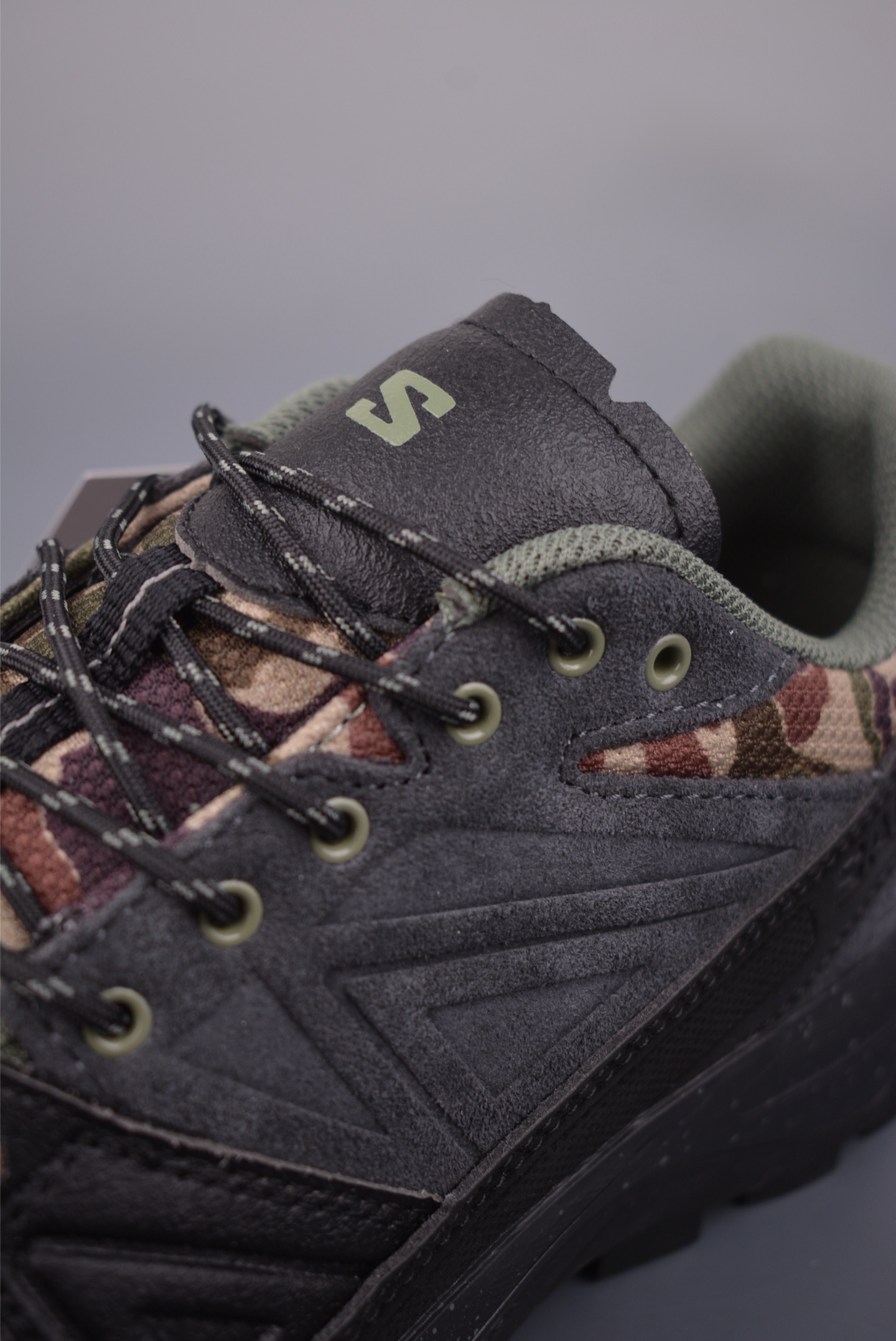 薩洛蒙 X-ALP SUEDE 
探索者系列 
潮流越野機能戶外休閒運動跑步鞋
官方貨號: 491655 283633
尺碼：36 36.5 37 38 38.5 39 40 40.5 41.5 42 42.5 43 44 45 46