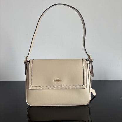 
[新品]COACH/蔻馳奧萊女士ETTA 29號翻蓋單肩包腋下包 CCE57 29*21*12