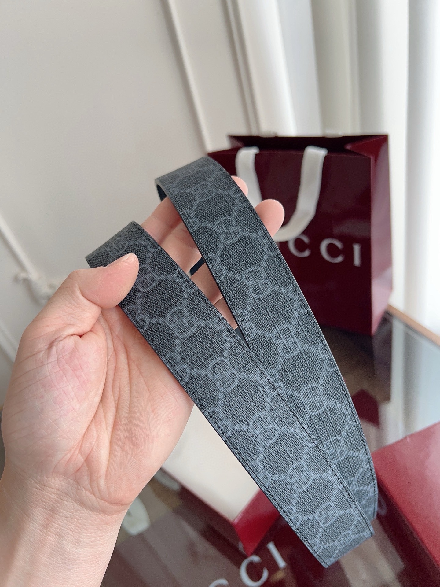 Gucci 古馳 自動平滑扣腰帶 精鋼打造五金 寬度35MM寬 雙面頭層牛皮 自由裁剪設計。