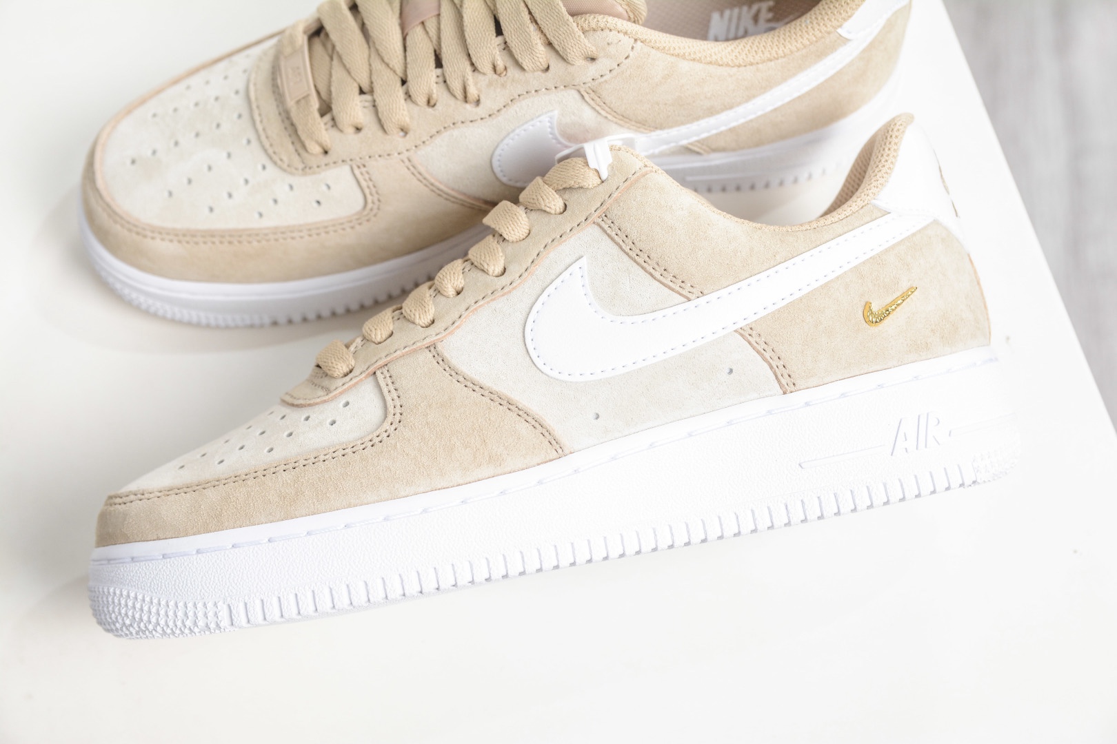 NK Air Force 1 '07 Low 麂皮黃白 
貨號：IQ9964 200
Size：36 36.5 37.5 38 38.5 39 40 40.5 41 42 42.5 43 44 44.5 45