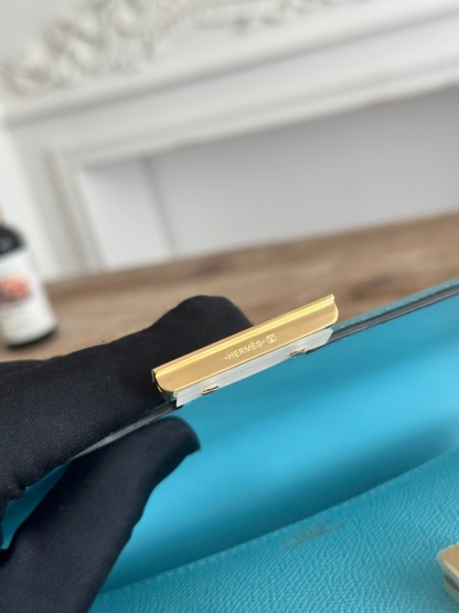 康康  空姐包  
constance  19cm  
epsom掌紋小牛皮  半收工  蠟線縫製