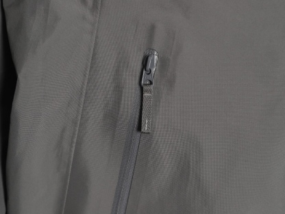 🔝ARC‘TERYX 始祖鳥 BETA LT戶外防水硬殼衝鋒衣
市場獨家全溢膠版本 一比一細節還原
YB四次壓膠工藝 整衣3D立體仿生學設計衣長臂彎 TRI-DURANCE防水防雨面料 自行區別市面先行版本 原包裝原標 全套輔料定制 整衣 腋下YKK雙向拉鍊 五金全部開模定制
R1 SIZE：S-XXL