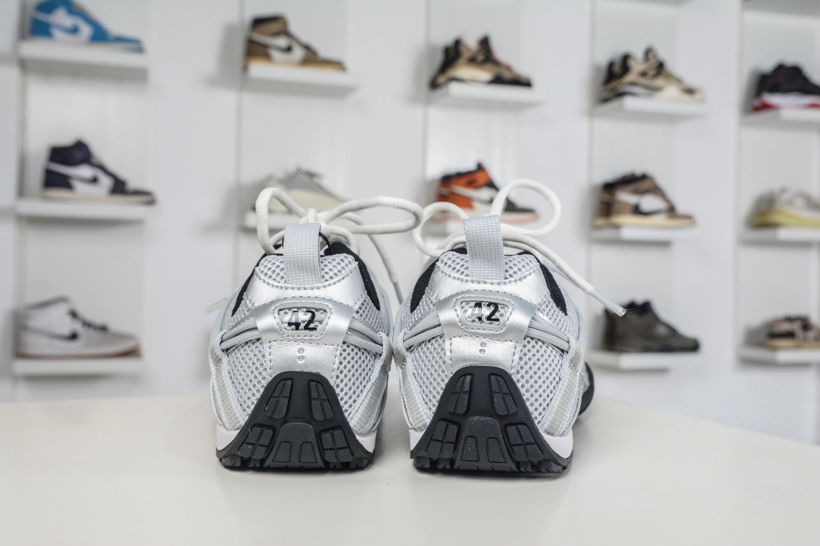 Balenciaga巴黎世家 25代 Radar 圓頭系帶 做舊效果 巴黎新款 
貨號：865703 WSTGL 9114
尺碼：35 36 37 38 39 40 41 42 43 44 45