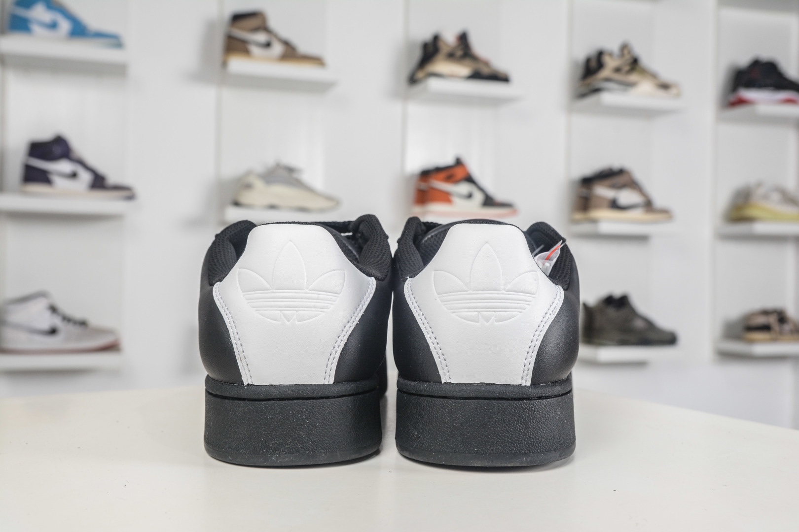 Adidas Superstar 2 ST 麵包鞋 3.0貝殼頭低幫休閒板鞋 
貨號: JR7444
尺碼：35 36 36 36.5 37 38 38.5 39 40 40.5 41 42 42.5 43 44 44.5 45