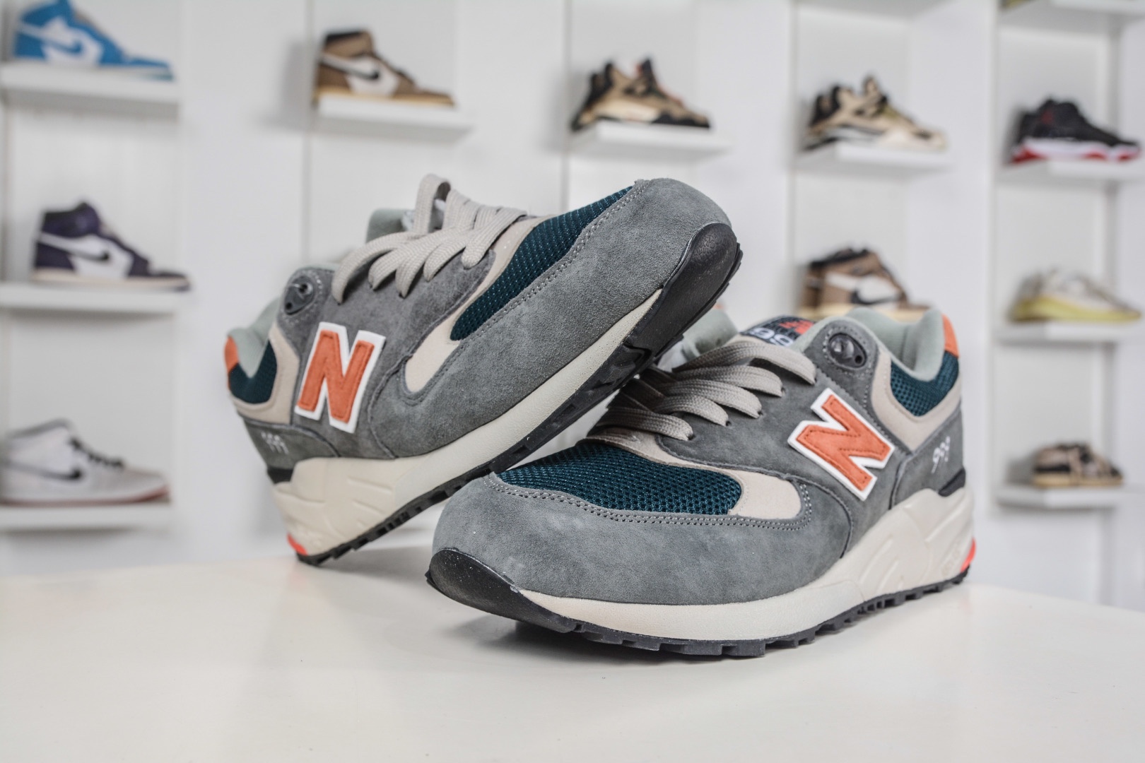New Balance NB999系列 
貨號：ML999AD
Size：39.5 40 40.5 41.5 42 42.5 43 44