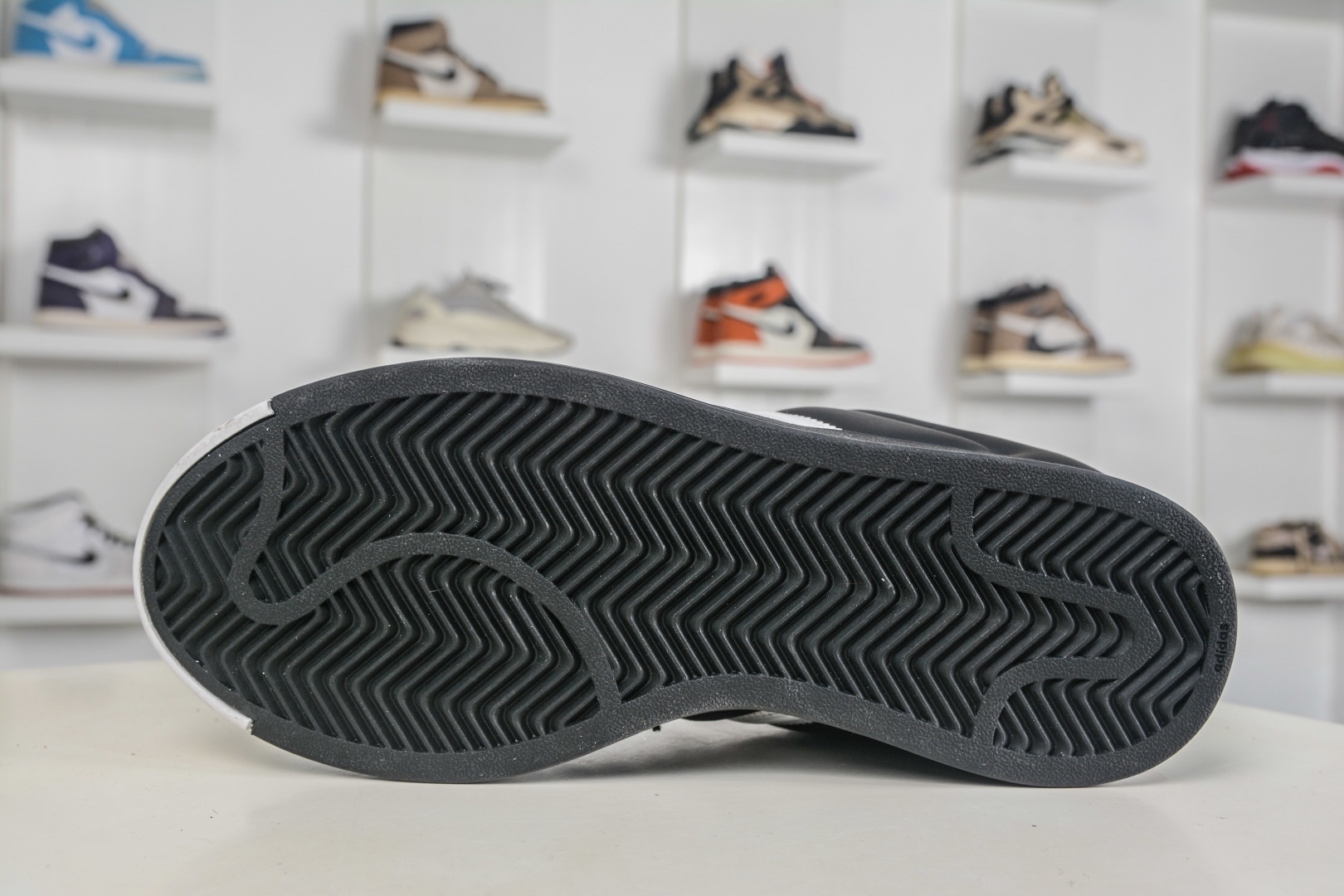 Adidas Superstar 2 ST 麵包鞋 3.0貝殼頭低幫休閒板鞋 
貨號: JR7444
尺碼：35 36 36 36.5 37 38 38.5 39 40 40.5 41 42 42.5 43 44 44.5 45