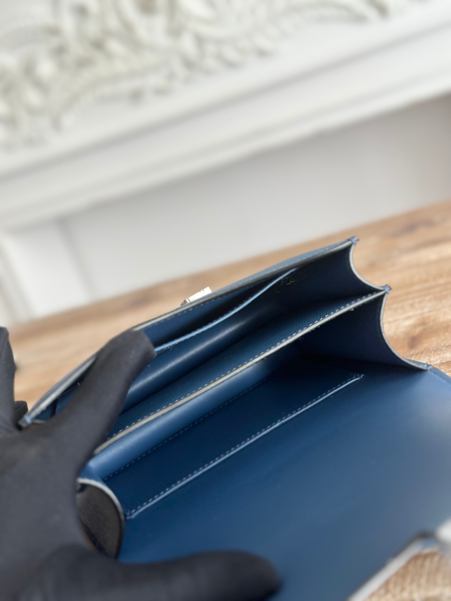 康康  空姐包  
constance  19cm  
epsom掌紋小牛皮  半收工  蠟線縫製