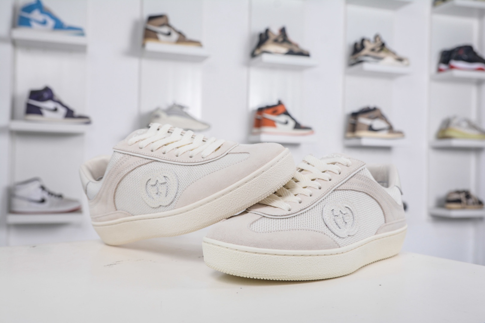 Gucci 古馳G75 圓頭系帶運動鞋
尺碼：35 36 37 38 39 40 41 42 43 44 45 46