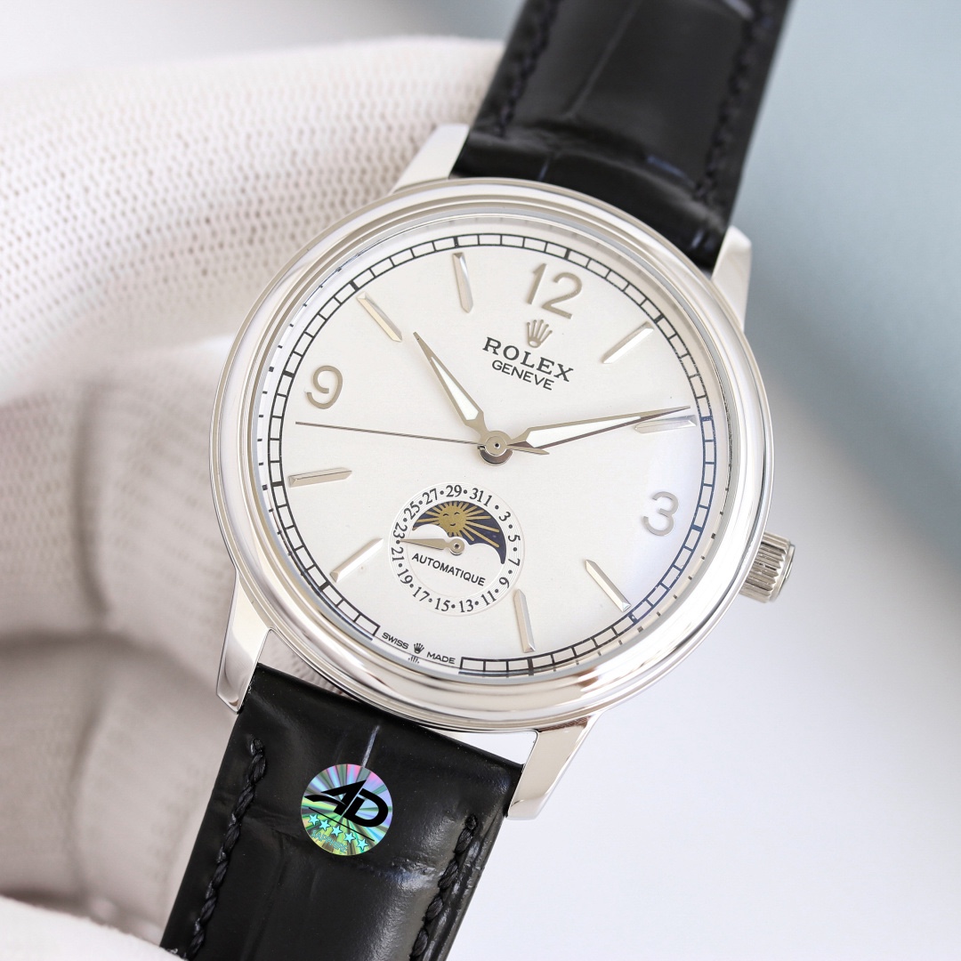 最新力作，市場最高版本最新推薦款，勞力士👑切利尼月相系列.男士腕表簡單不失大氣[勝利]搭載精准瑞士ETA2824-2機芯（6字位真日曆與24小時日月星辰功能）40mm表徑，316精鋼表殼，耐磨抗刮藍寶石玻璃，原裝品質針扣，具備超強防水功能，搭配意大利牛皮讓手腕更貼合舒適！TW工廠出品的勞力士充分體現了高級制表業最純粹的傳統！適合各種商務場合，簡斂精緻不失優雅！