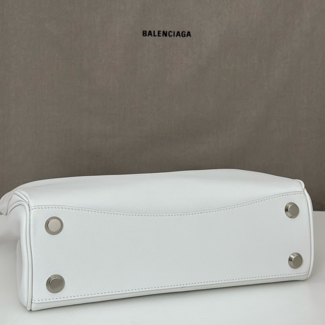 巴黎世家𝗕𝗮𝗹𝗲𝗻𝗰𝗶𝗮𝗴𝗮 💚💚出貨了！
款號：789779
尺寸：28.9×20×9.9cm