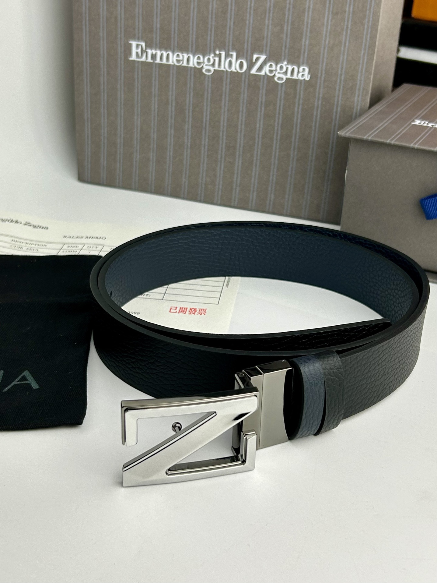 傑尼亞【Zegna】何謂當代男士 活動造型 系列，新款純銅旋轉Z字扣，雙面可用 隨心搭配，寬3.5cm，男士風尚的全新概念.