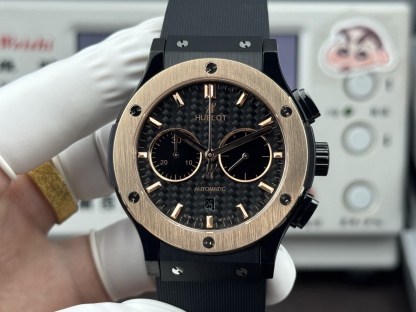 （实拍圖）升級版宇舶hublot恆寶表經典融合CLASSIC FUSION系列，直徑45mm，表殼316L精鋼，耐磨藍寶石玻璃，施華洛世奇鑽石鑲嵌，進口搭載進口7750多巧能計時機芯，還原原裝所有功能，在不同的時空共鳴，如繪畫，如音樂，如時計，獨一無二的HUBLOT最配獨一無二的他，經典融合計時腕表。