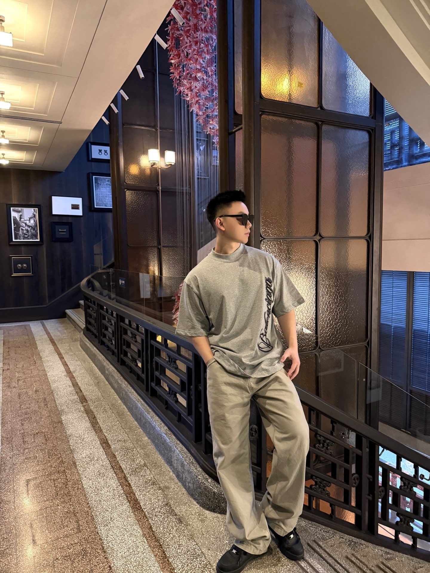 🔝BALENCIAGA巴黎世家BLCG 側邊草體字母短袖T恤
正品購入開發，40支雙紗巴黎棉210克，1*1配套十字羅紋280克，進口刺繡，面料酵洗，定制1：1商標，寬松版型
B Size：S-XL