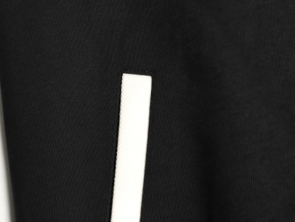 🔝LOUIS VUITTON LV 黑白拼皮棒球服夾克外套
原版22000購入開發，圓啊阿姨布料採用加厚550g賽爾棉潮牌衛衣料，進口精梳棉雙股珠地面料，彩色漸變螺紋，進口機精密刺繡，多重面料復合，原版定制輔料。定做珍珠紐扣，寬松版型，男女同款
B Size：S-L