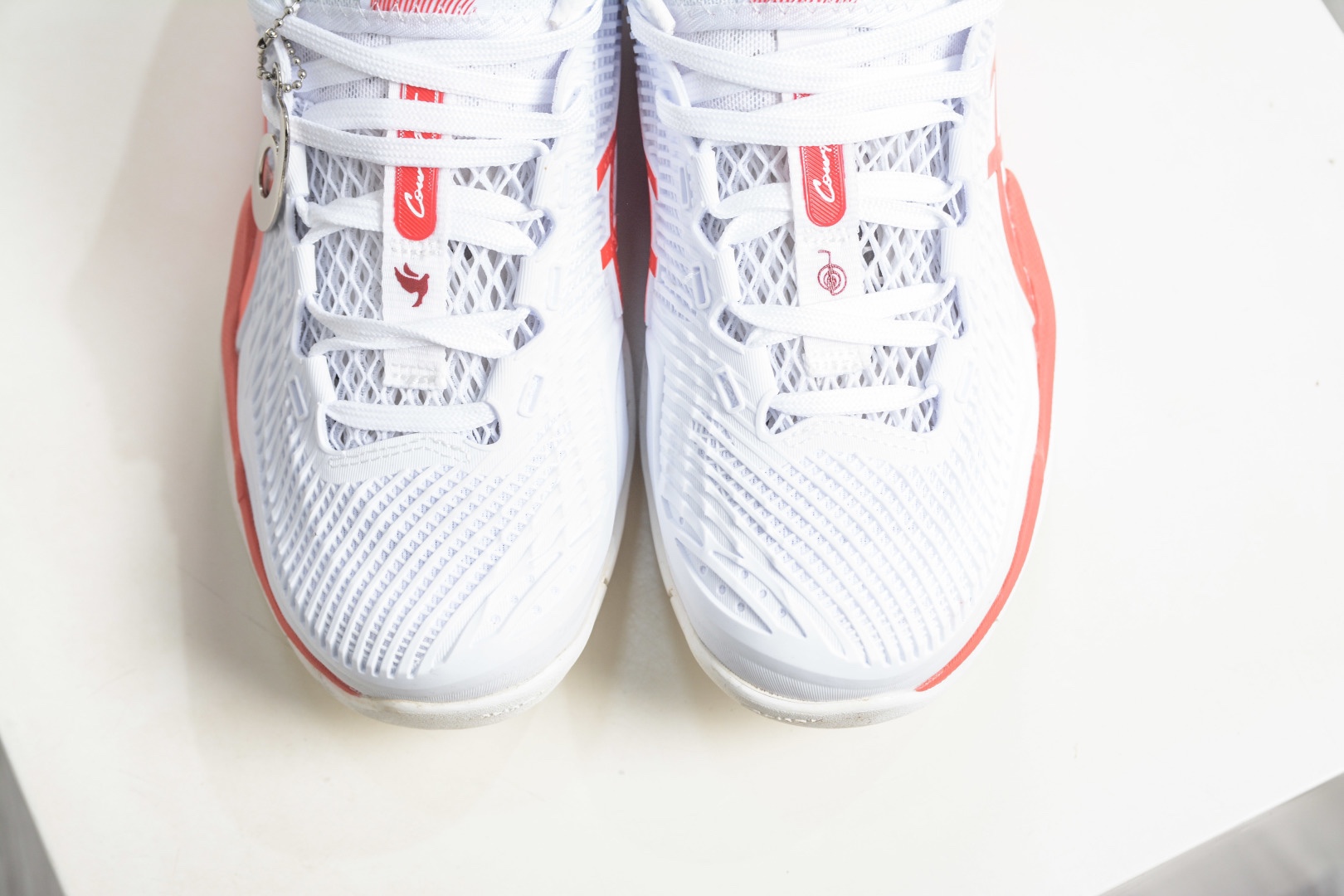 ASICS亞瑟士網球鞋小德球鞋 COURT FF3 NOVAK德約科維奇專業球鞋 專業跑步鞋鞋減震助彈防滑氣跑步鞋 (高幫減震助彈)亞瑟士是專業的跑步鞋款 腳後跟搭載後跟穩定 將啓動時的橫向力化解成縱向力幫助運動員起跳
貨號: 1041A522 966
尺碼: 36 37 37.5 38 39 39.5 40.5 41.5 42 42.5 43.5 44 45 46