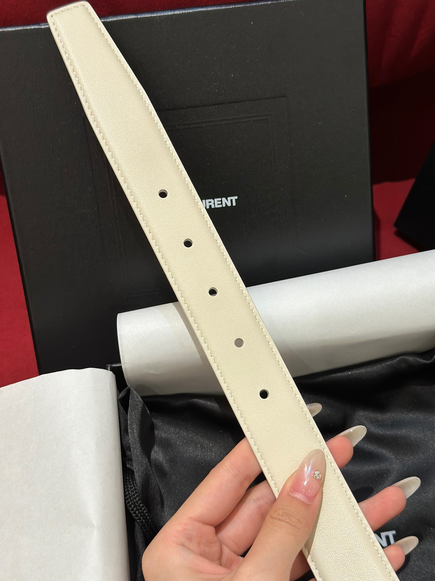 新款YSL，女士腰帶，採用意大利雙面頂級牛皮材質，搭配頂級黃銅扣。寬3.0cm