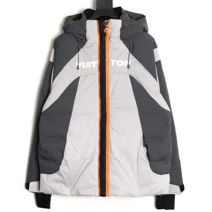 Louis Vuitton/路易威登 25Fw 滑雪系列花卉雙拉鍊連帽羽絨服
定制5合1防絨密織與3合1雙線防絨格紋料，新國標90白鴨絨，充絨飽滿，極致禦寒。 電腦機械充絨，精准計算克重，數字稱重，確保蓬松均勻。進口機刺繡，精密控制，線條流暢細膩。壓花復合，電腦掃描對位，特製膠水固化，粘接牢固。 膠漿印花，三次網板修改，烘烤固色，圖案持久。3D立體絎縫，數控分隔，防止羽絨結塊移位。
A Size:46-52