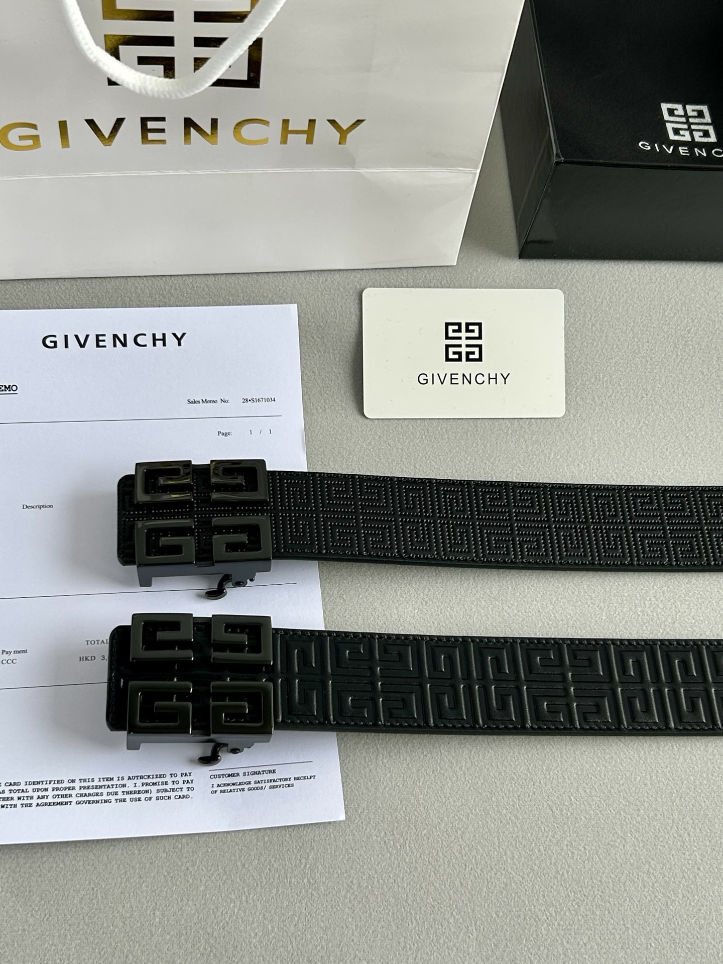 【纪梵希】新款男士 頭層小牛皮黑色壓花腰帶，內襯荔枝紋底，寬38毫米.搭配不鏽鋼經典4G自動扣.商務服裝造型的完美搭配。永恆經典！