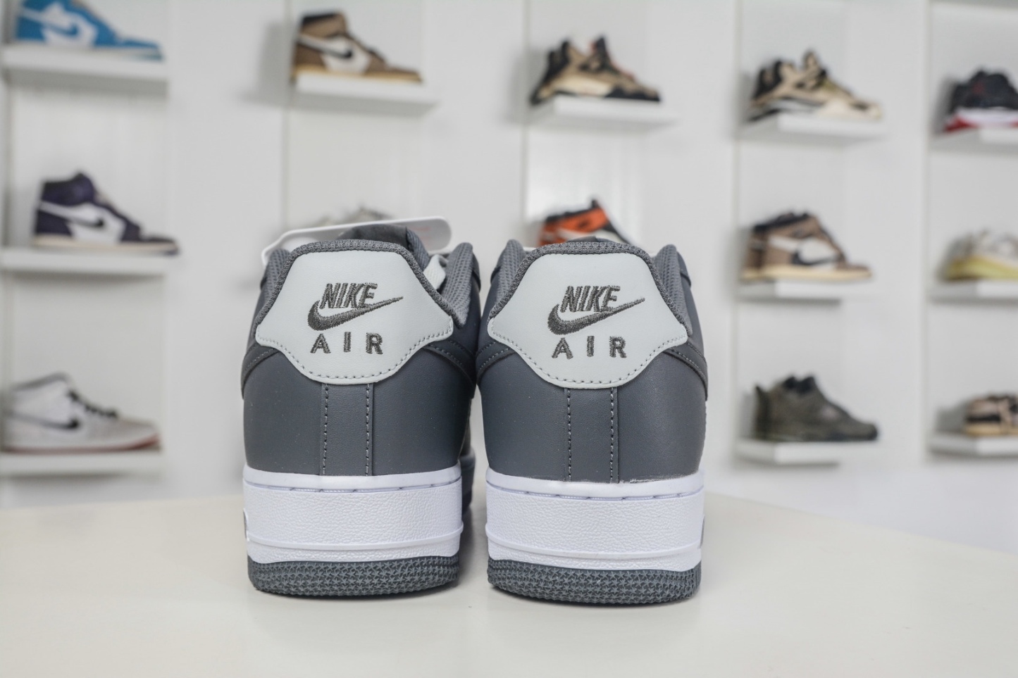 NK Air Force 1 '07 Low 深灰白 
貨號：FJ4146 004
Size：36 36.5 37.5 38 38.5 39 40 40.5 41 42 42.5 43 44 44.5 45