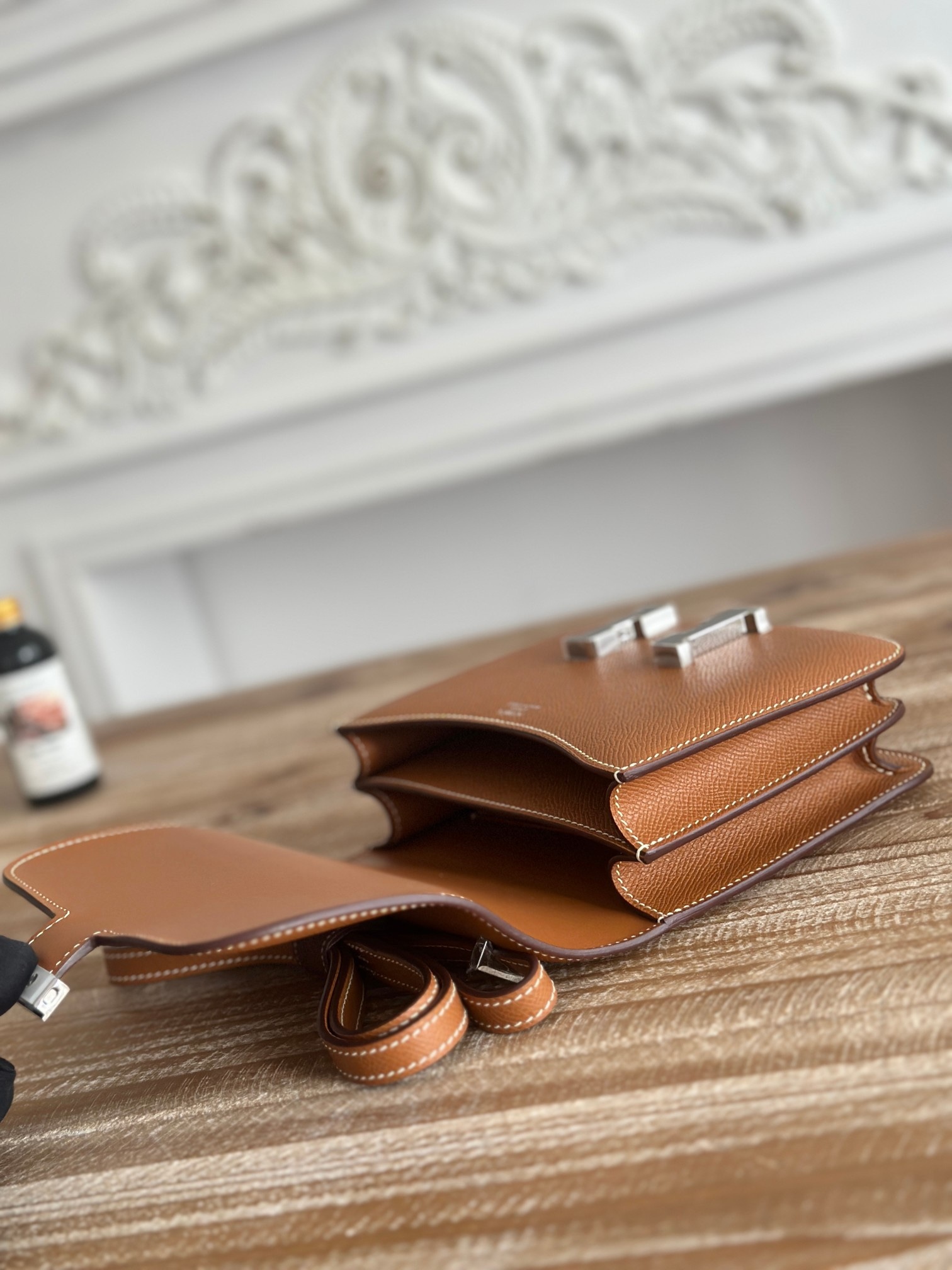 康康  空姐包  
constance  19cm  
epsom掌紋小牛皮  半收工  蠟線縫製