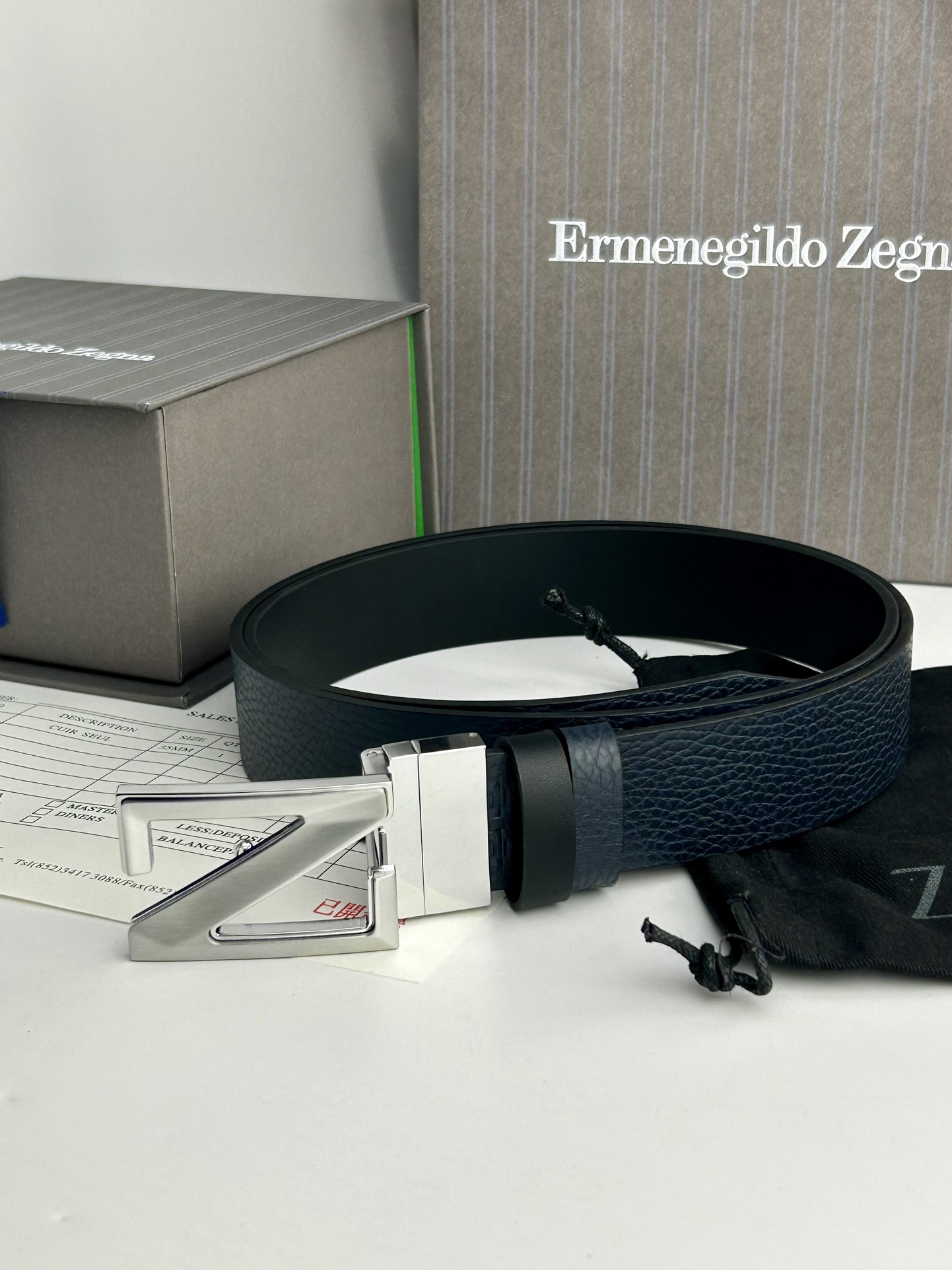 傑尼亞【Zegna】何謂當代男士 活動造型 系列，新款純銅旋轉Z字扣，雙面可用 隨心搭配，寬3.5cm，男士風尚的全新概念.