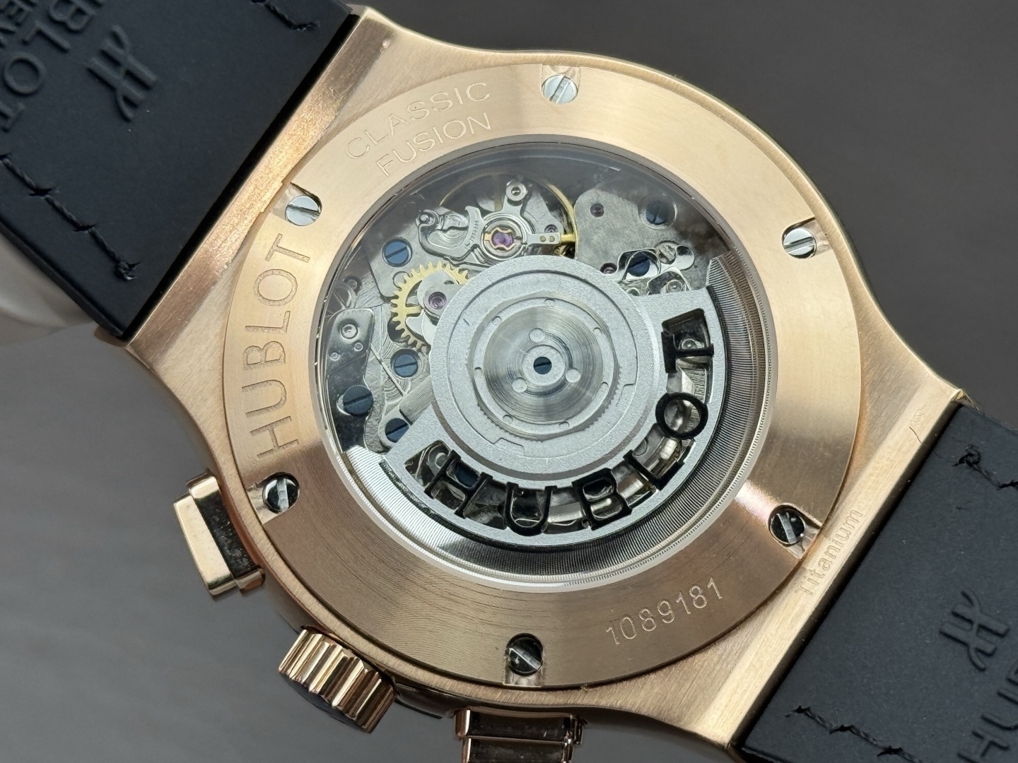 （實拍圖）升級版宇舶hublot恆寶表經典融合CLASSIC FUSION系列，直徑45mm，表殼316L精鋼，耐磨藍寶石玻璃，施華洛世奇鑽石鑲嵌，進口搭載進口7750多巧能計時機芯，還原原裝所有功能，在不同的時空共鳴，如繪畫，如音樂，如時計，獨一無二的HUBLOT最配獨一無二的他，經典融合計時腕表。