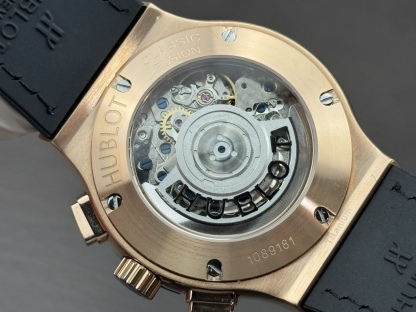 （實拍圖）升級版宇舶hublot恆寶表經典融合CLASSIC FUSION系列，直徑45mm，表殼316L精鋼，耐磨藍寶石玻璃，施華洛世奇鑽石鑲嵌，進口搭載進口7750多巧能計時機芯，還原原裝所有功能，在不同的時空共鳴，如繪畫，如音樂，如時計，獨一無二的HUBLOT最配獨一無二的他，經典融合計時腕表。