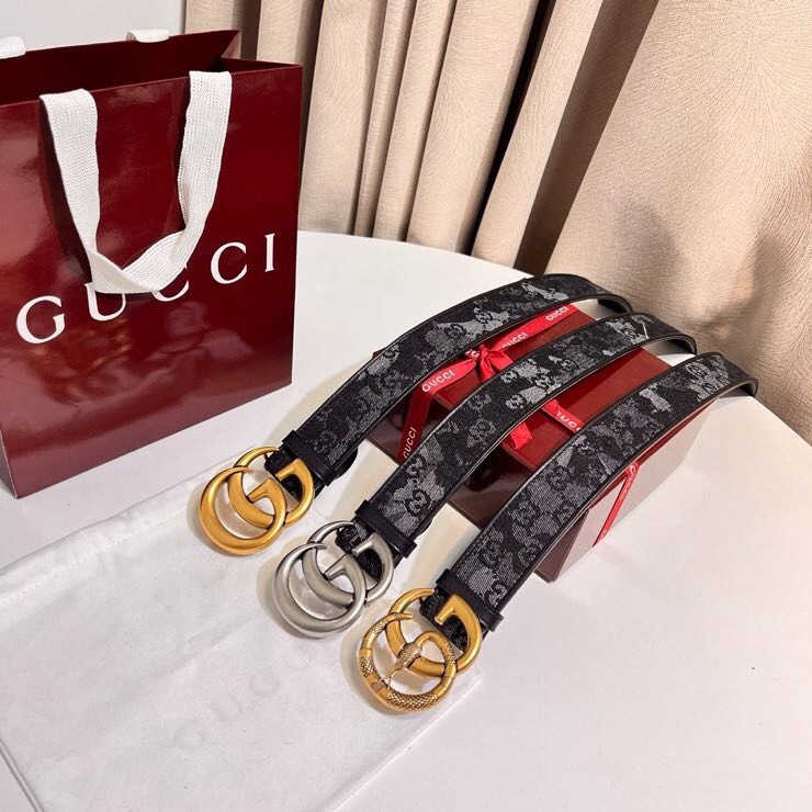 
古奇 新款 GG Marmont系列心選迷彩大理石紋GG帆布，為2026早春系列隨處可見的主要圖案之一增色添彩，40mm