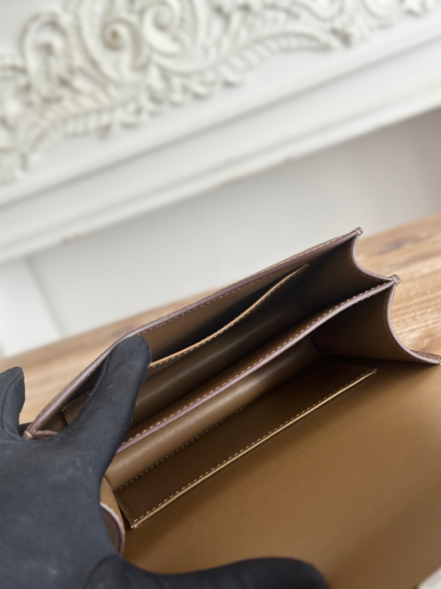 康康  空姐包  
constance  19cm  
epsom掌紋小牛皮  半收工  蠟線縫製